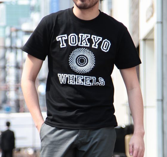 自転車好きが隠せないウィールズTシャツ。｜TOKYOlife