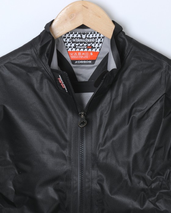 レインジャケット【EQUIPE RS Rain Jacket Targa】｜ASSOS（アソス