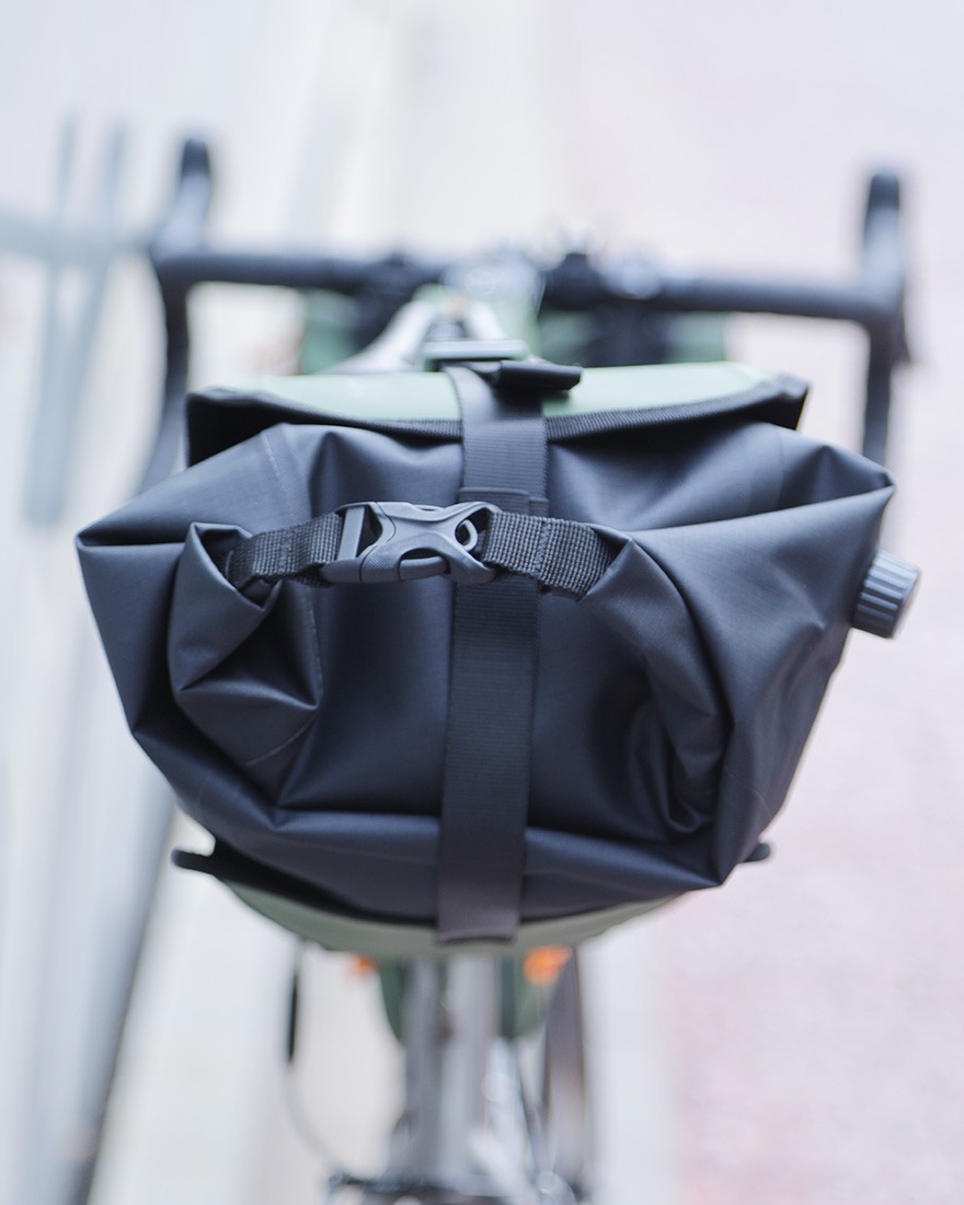 大型サドルバッグ【Bikepacking Saddle Bag 10L】｜Cafe du Cycliste（カフェドシクリステ）｜TOKYOlife